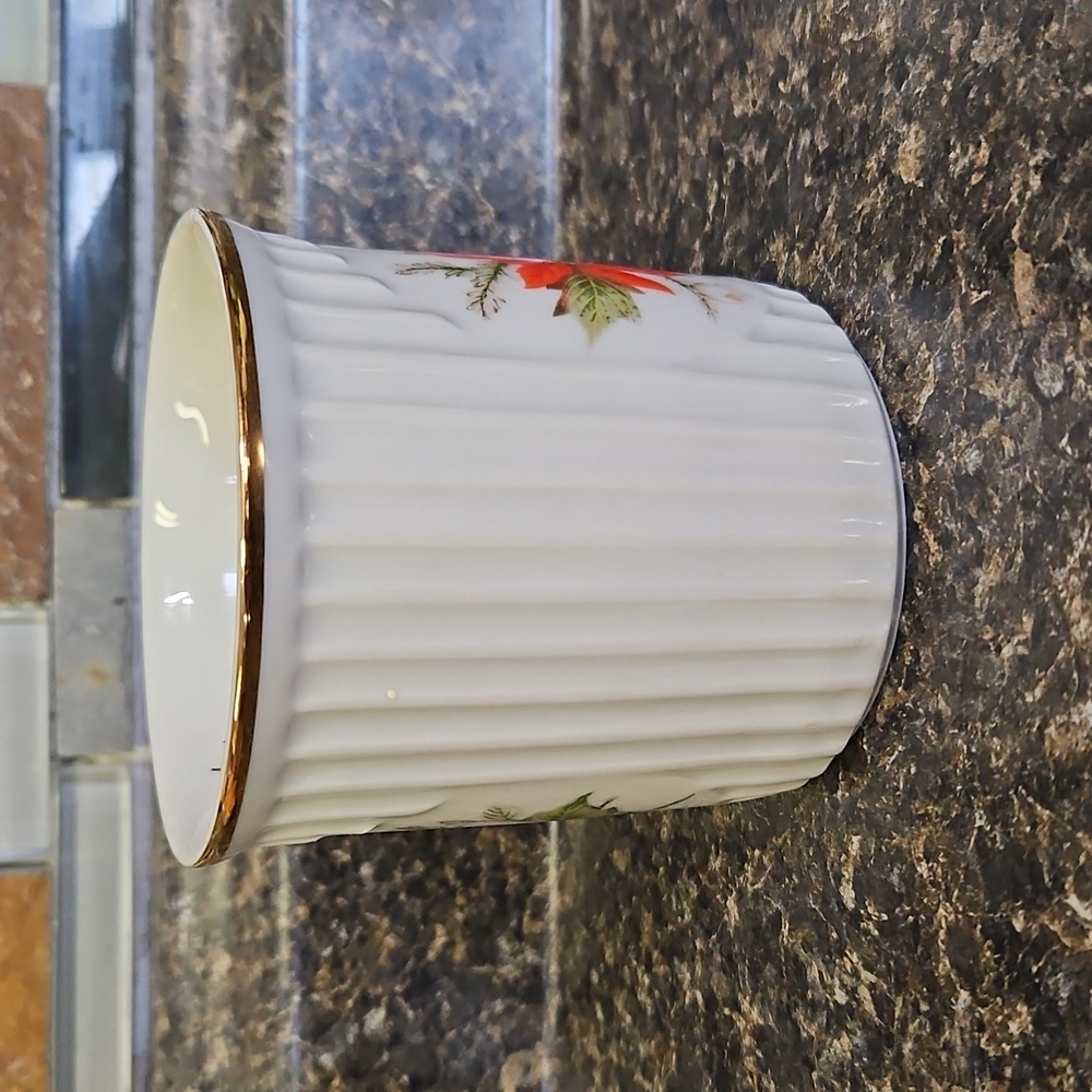Original Bohemia Month Mug December Poinsettia - Picture 2 of 7
